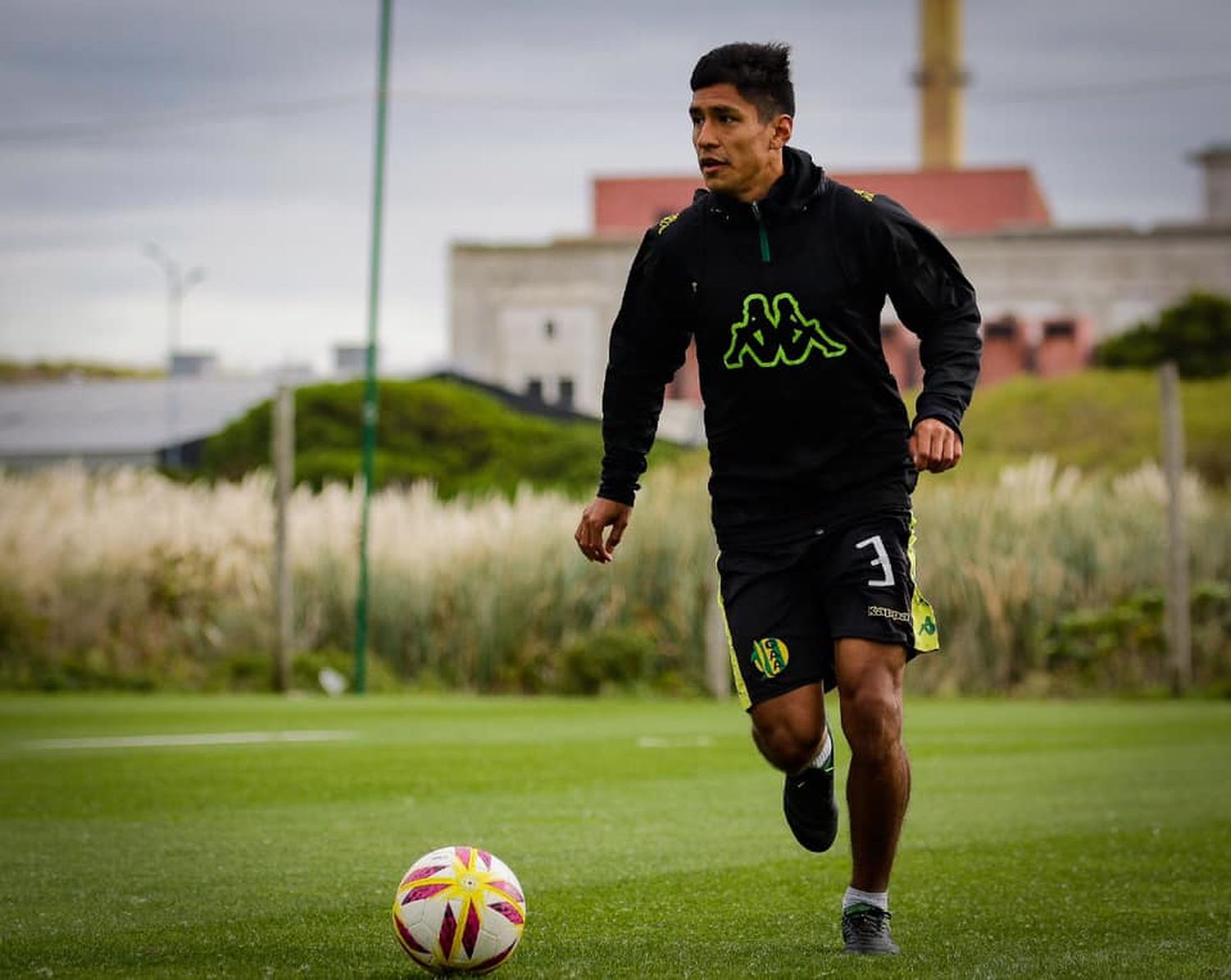 Kruspzky arregló su llegada a Santamarina