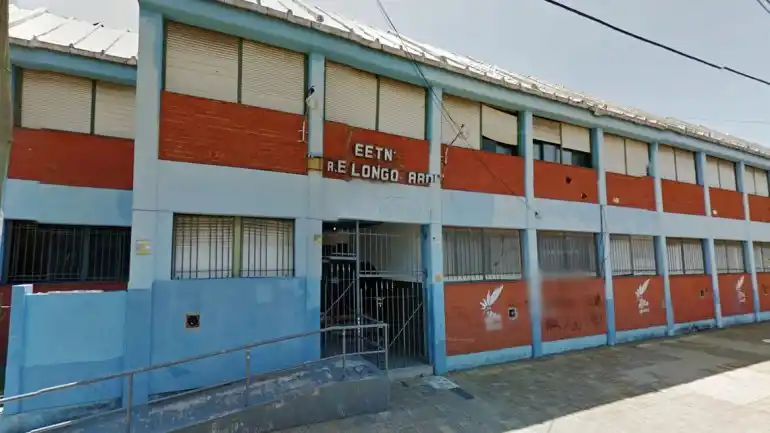 Habló el papá de la joven abusada en un colegio: "La torturaron durante horas"