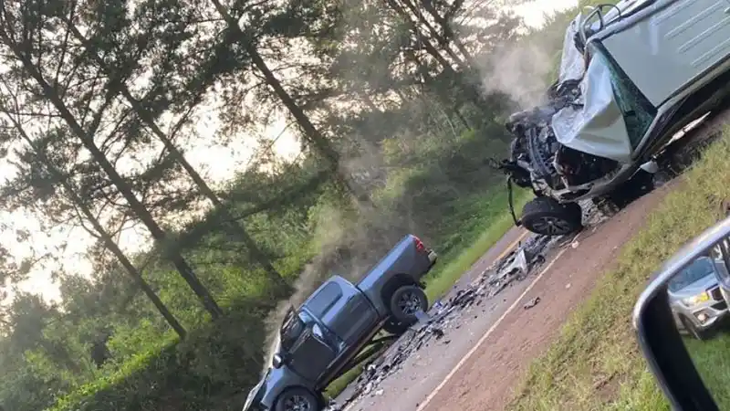 Una mujer y una niña perdieron la vida en un triple choque
