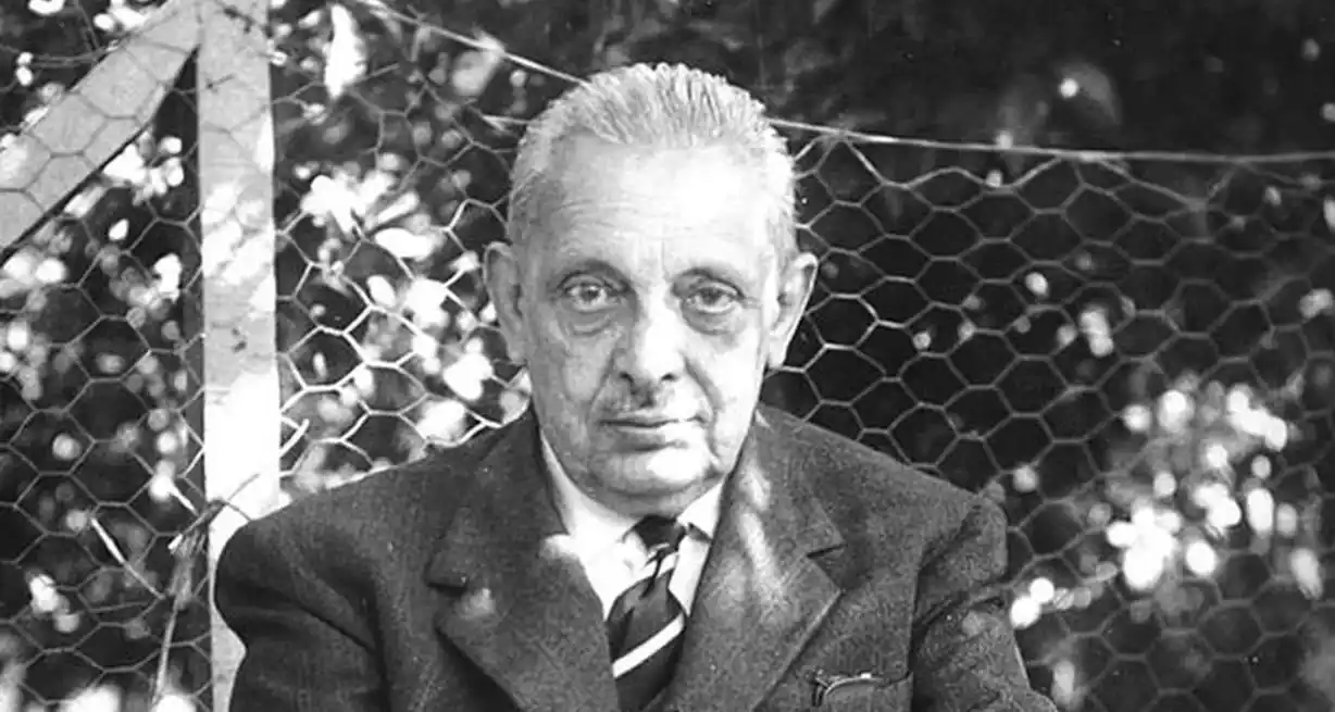 Giuseppe Tomasi di Lampedusa, escritor italiano (1896-1957). En su obra cumbre dejó un concepto y una máxima, que pueden servir para interpretar y vislumbrar lo que está pasando en la Argentina de hoy.?