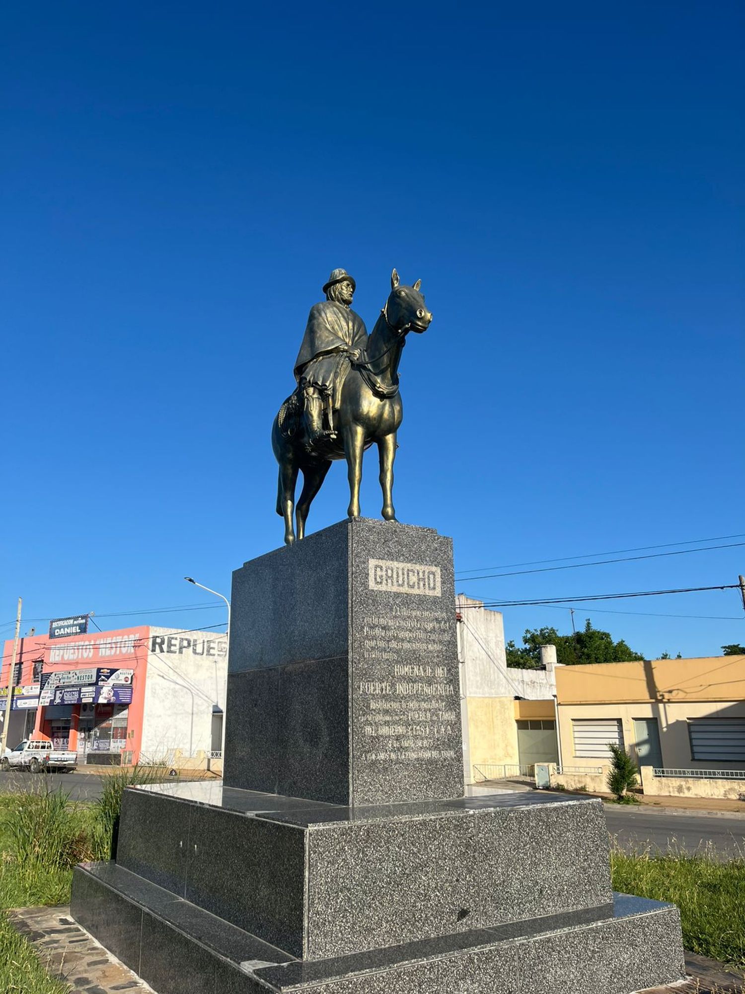 imagen Monumentos y esculturas imperdibles de Tandil: el Gaucho, heroe anónimo de la independencia