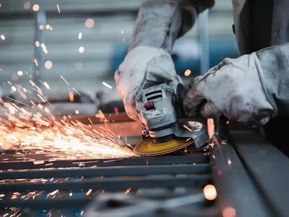 Nuevos datos ratifican el desplome de la industria: cayó un 12% en el primer bimestre de 2026