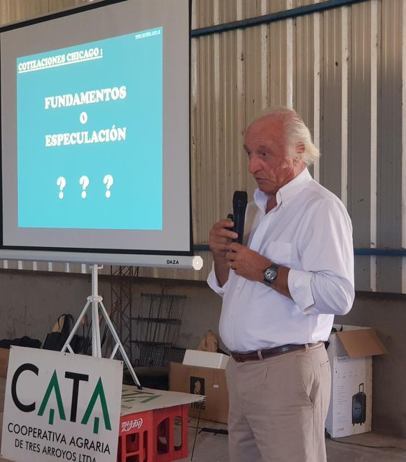 “Los precios son históricamente buenos, el productor se los tiene que asegurar”