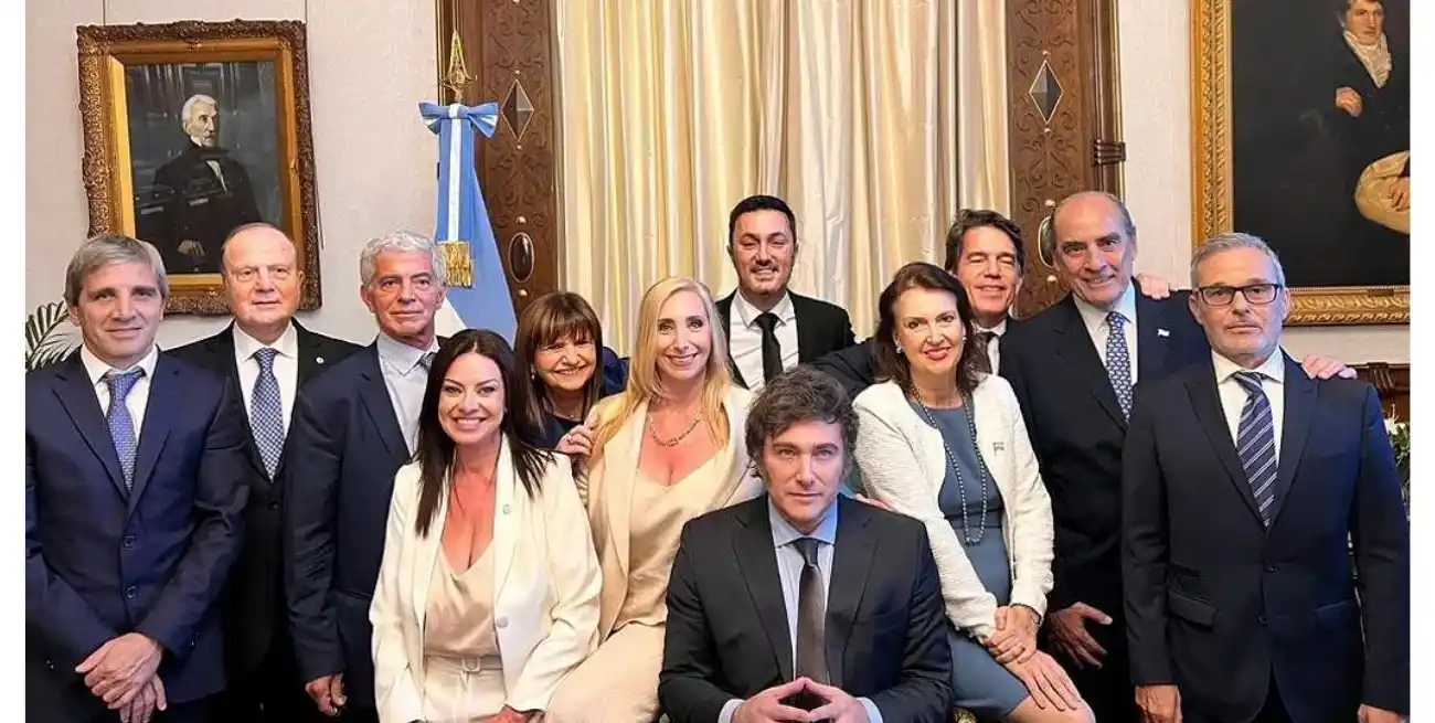 Javier Milei y su Gabinete de ministros.