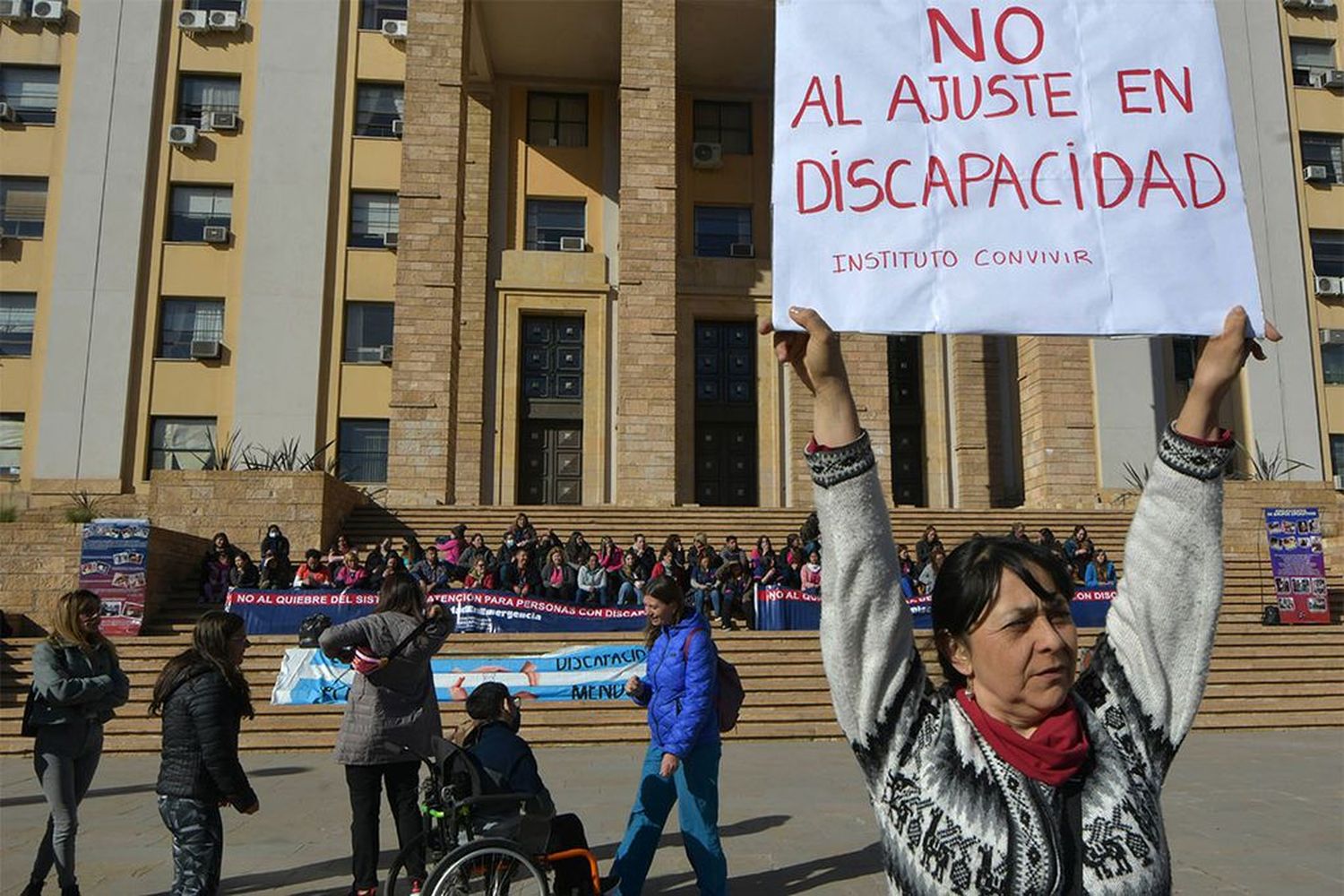 El Ministerio de Economía descartó recortes en las áreas de discapacidad