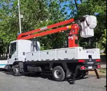 Presentaron un nuevo camión con hidroelevador
