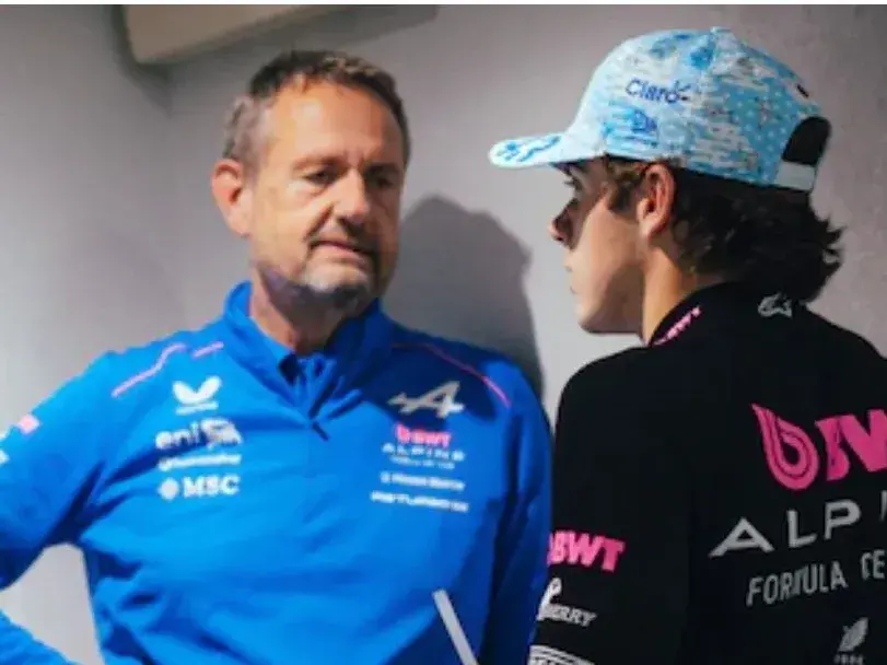 Steve Nielsen junto a Franco Colapinto . Foto:Alpine
