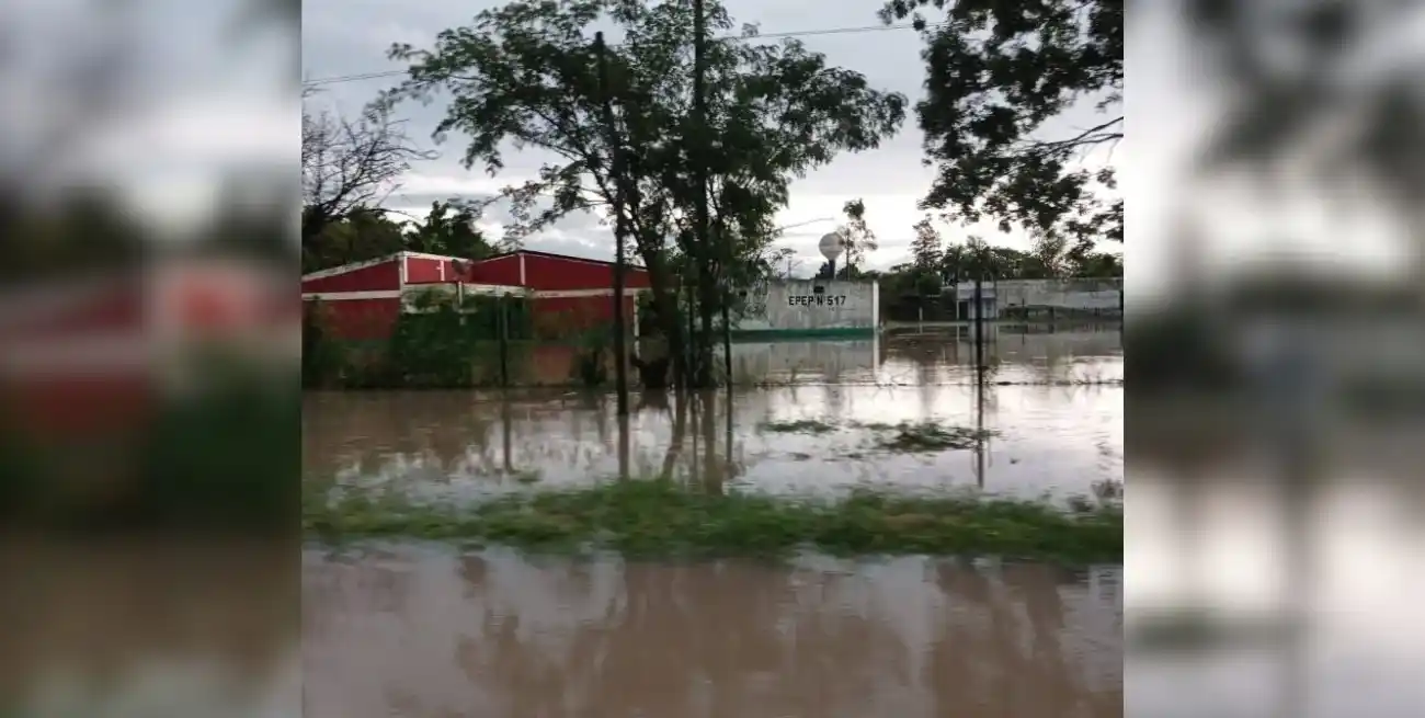 Intensas lluvias y decenas de familias evacuadas tras un fuerte temporal en Formosa