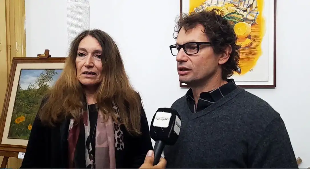 Se inauguró la primera exposición de dibujos y pinturas “Formas y colores de lo nuestro”