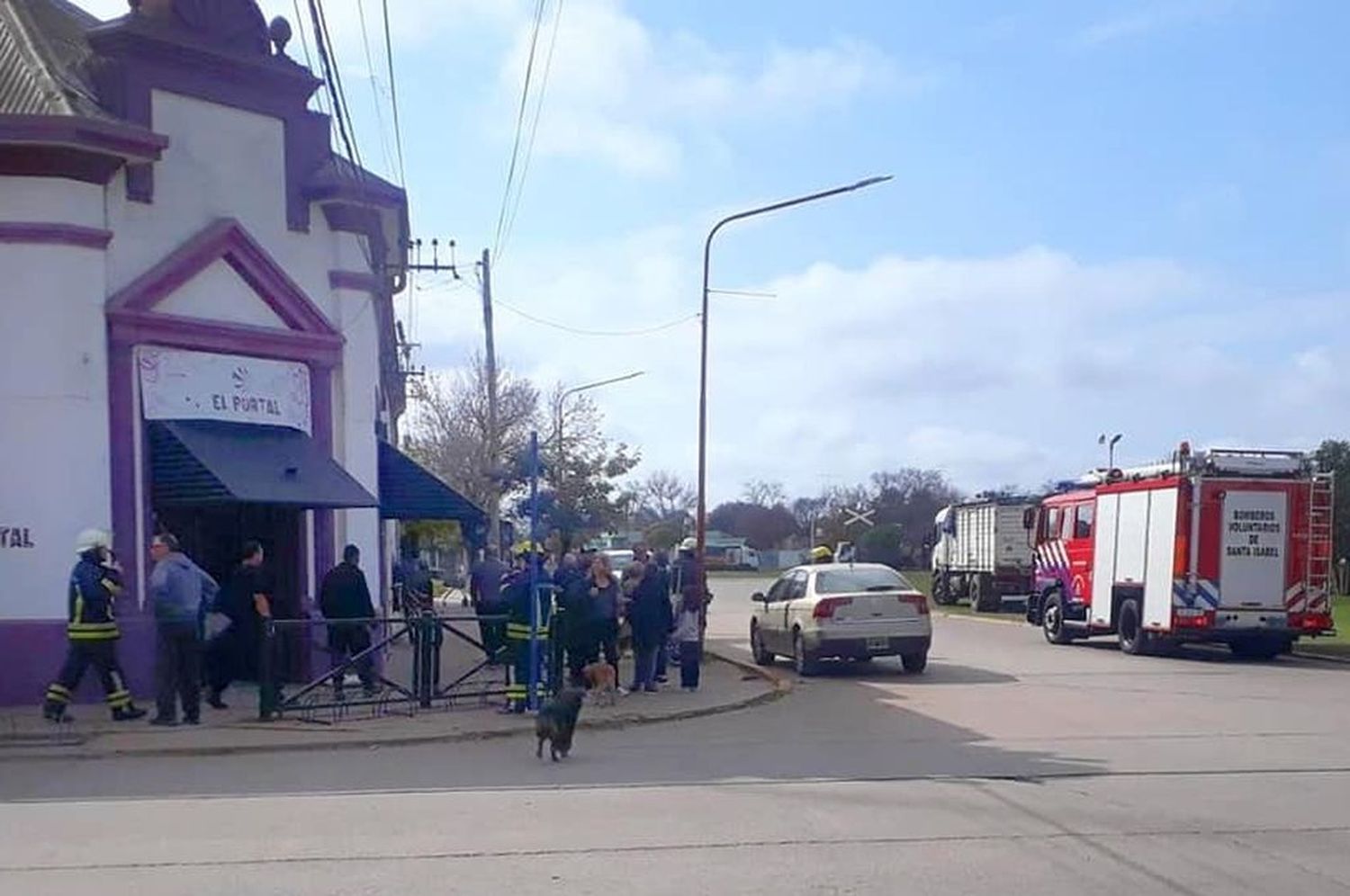 Cuatro personas heridas por el derrumbe del techo de un comercio  santafesino