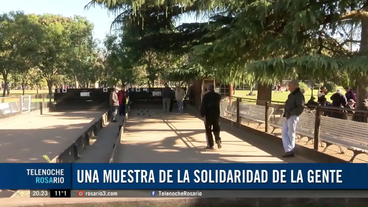 Tras el robo, donaron bochas a los jubilados del parque Urquiza