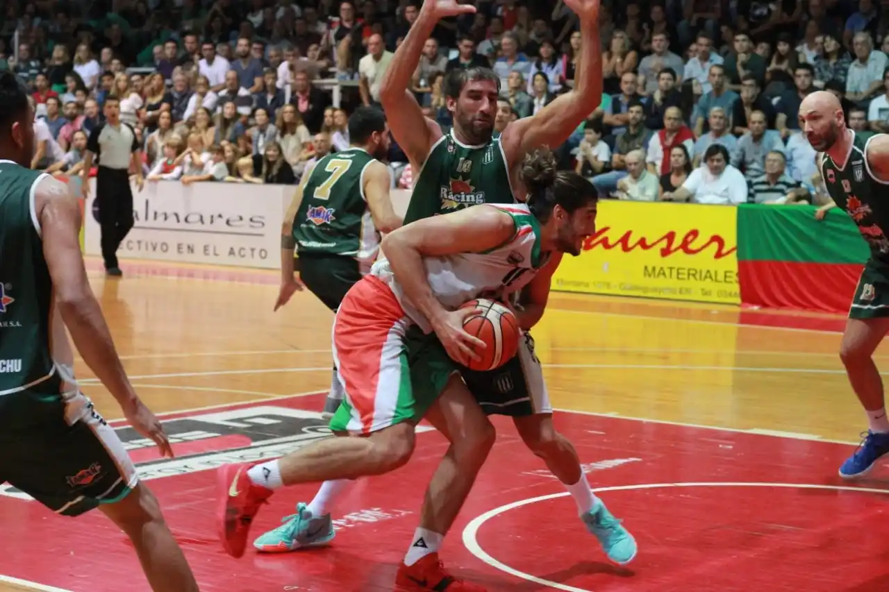 Neptunia y Racing se ilusionan con el campeonato y el ascenso