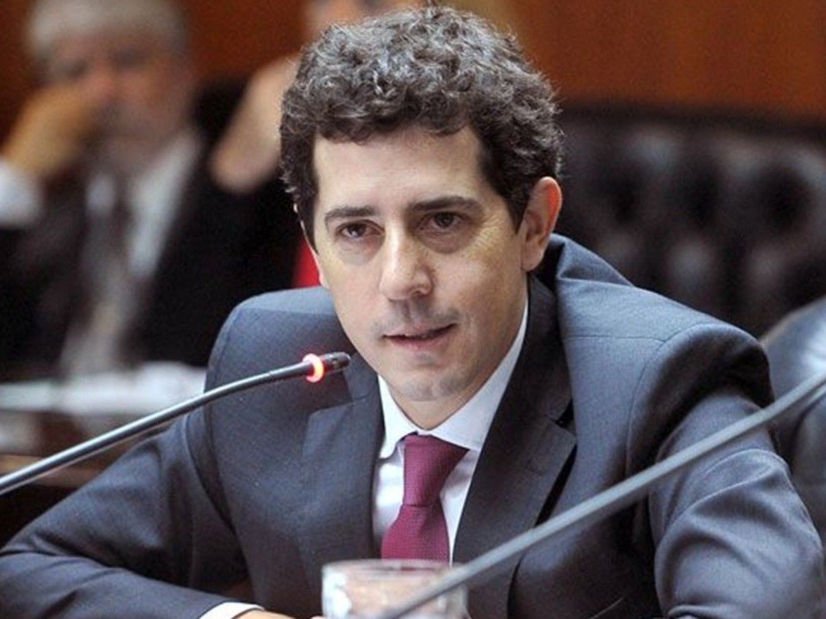 Wado de Pedro presentó su renuncia