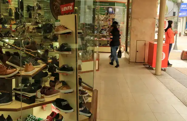 Las ventas en el sector comercial local cayeron "entre un 20 y un 30%"