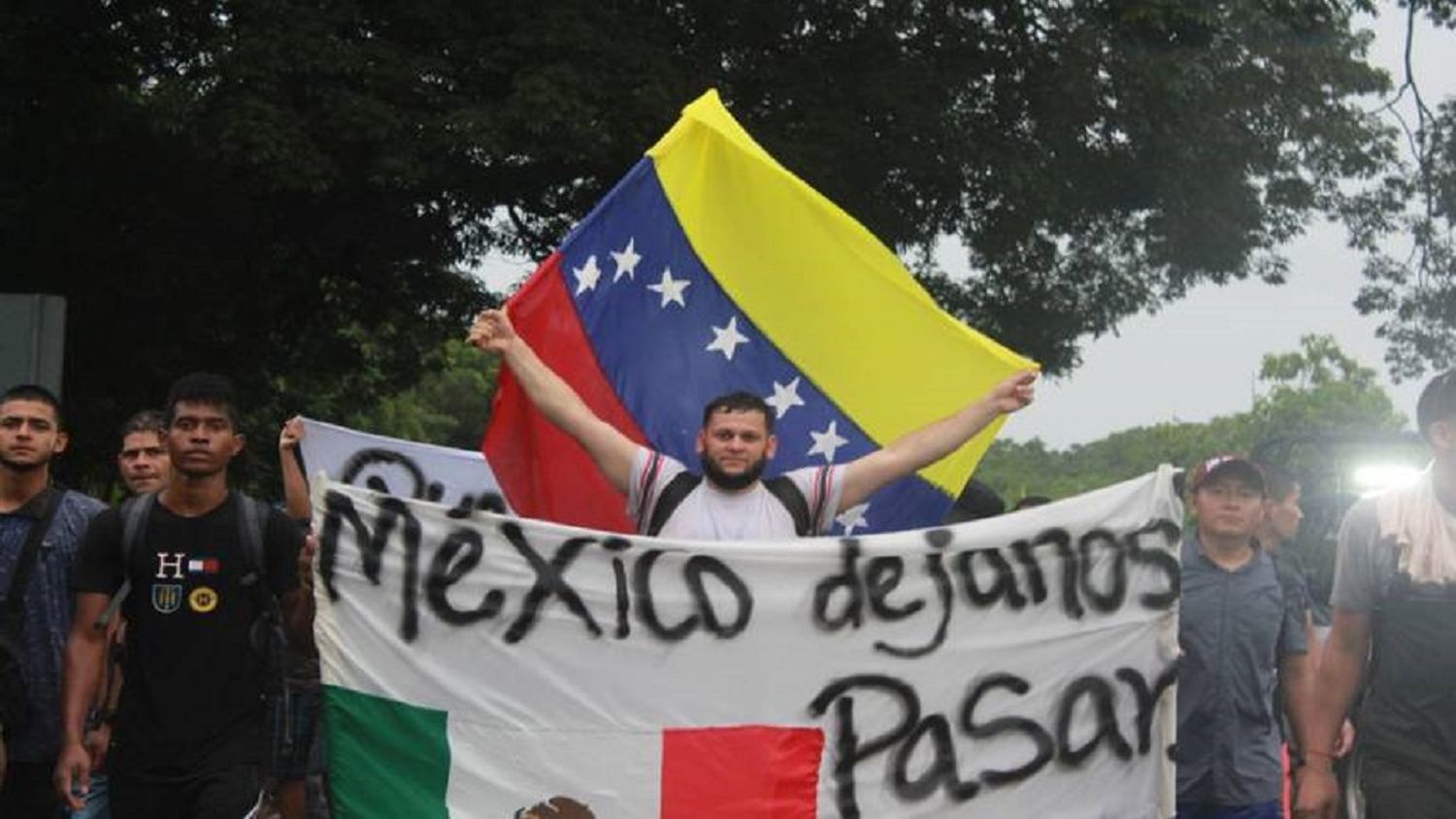 CASI 400.000 MIGRANTES venezolanos pasaron por México este año: encabeza la lista entre 177 países