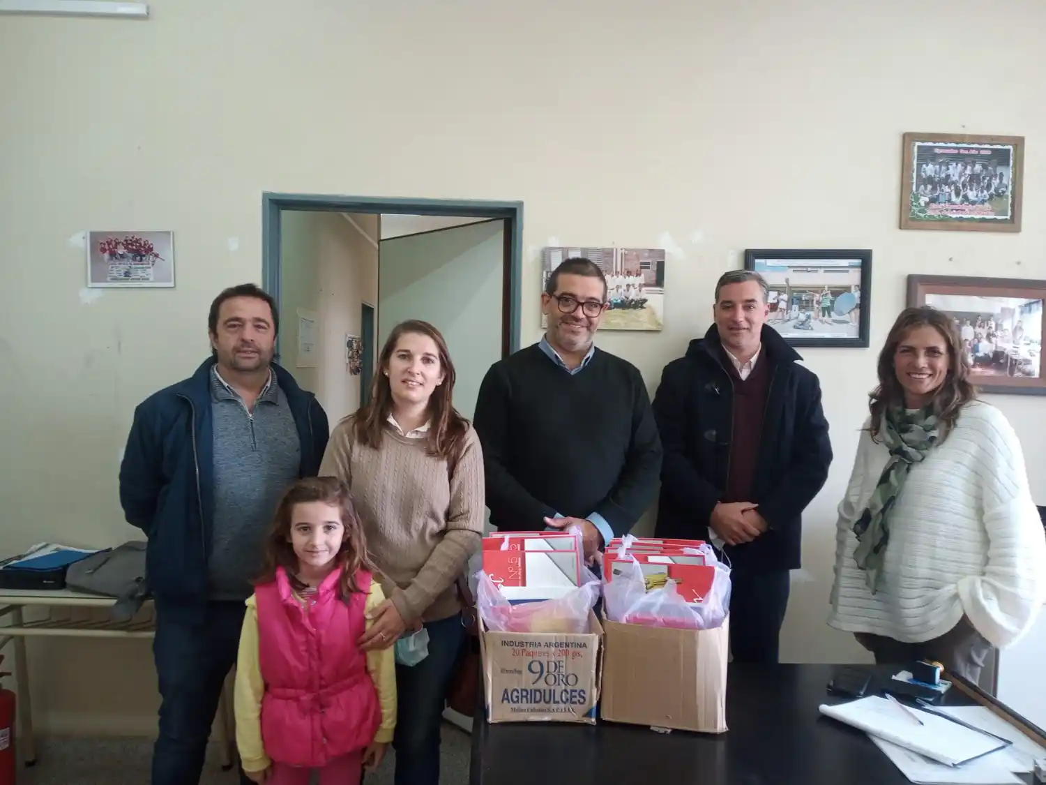 Concejales de Juntos por el Cambio repartieron Kits escolares