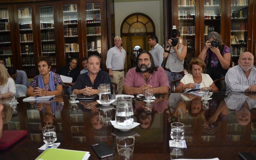 La Provincia vuelve a recibir a los docentes buscando resolver el conflicto