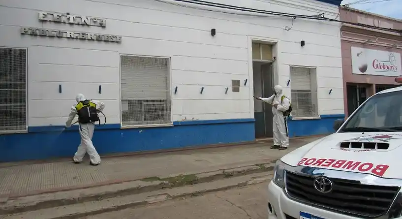 Larroque: realizaron tareas de desinfección en establecimientos educativos