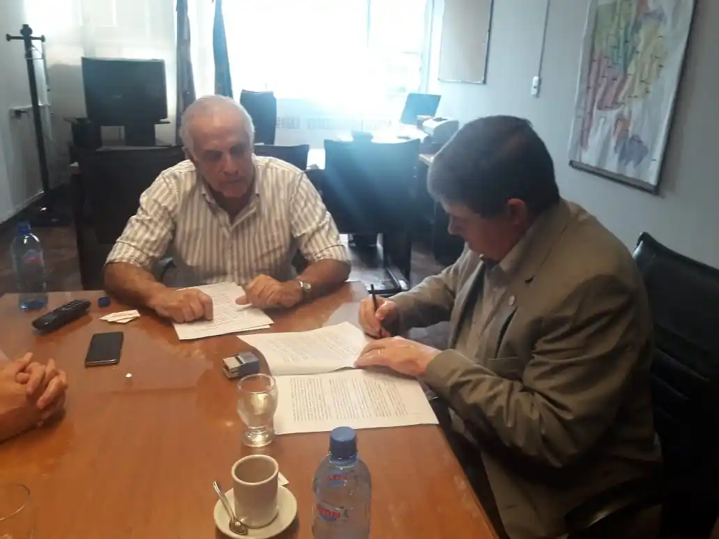 Convenio para construir 15 viviendas en San Cayetano
