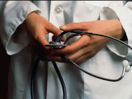 Proyectan suspender la matrícula a los médicos que cobren plus en Entre Ríos 