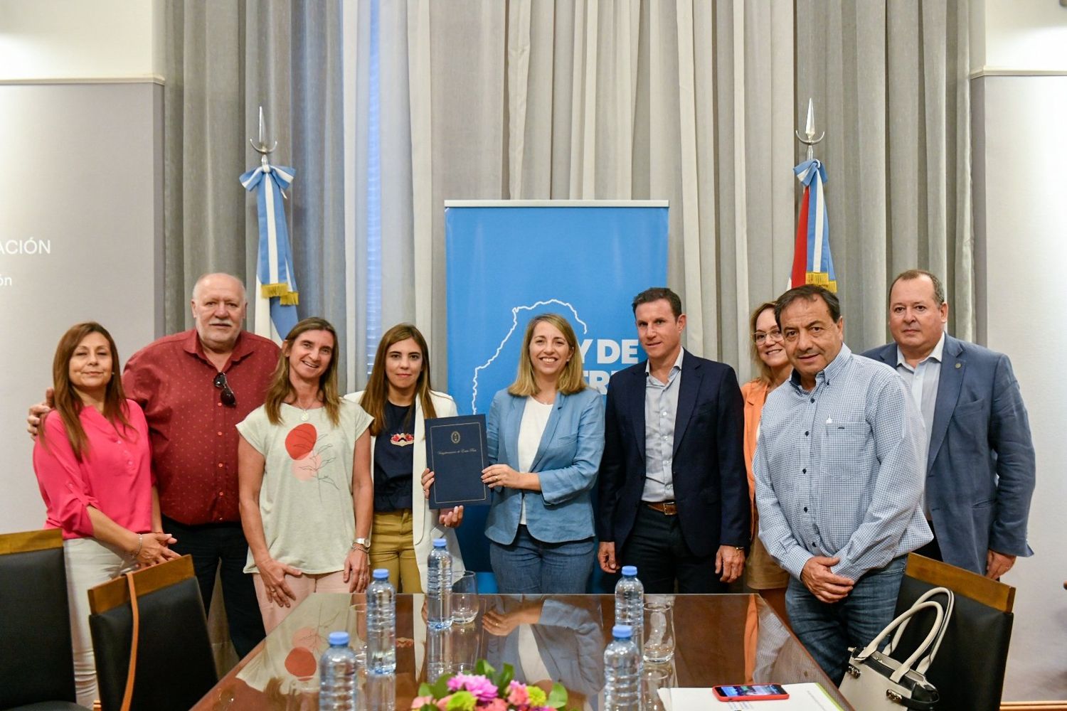 Le otorgan la personería jurídica a la Fundación Oncológica Victoria