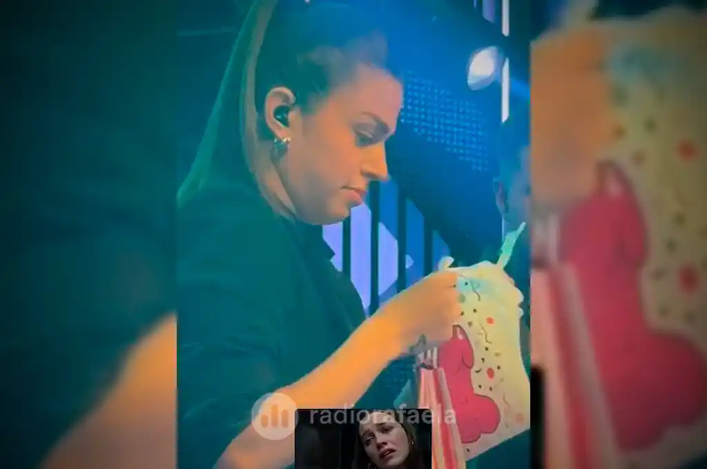 VIDEO | Euge Quevedo recibió un insólito regalo en medio del show: “¿Podés creer que dice Juan?”