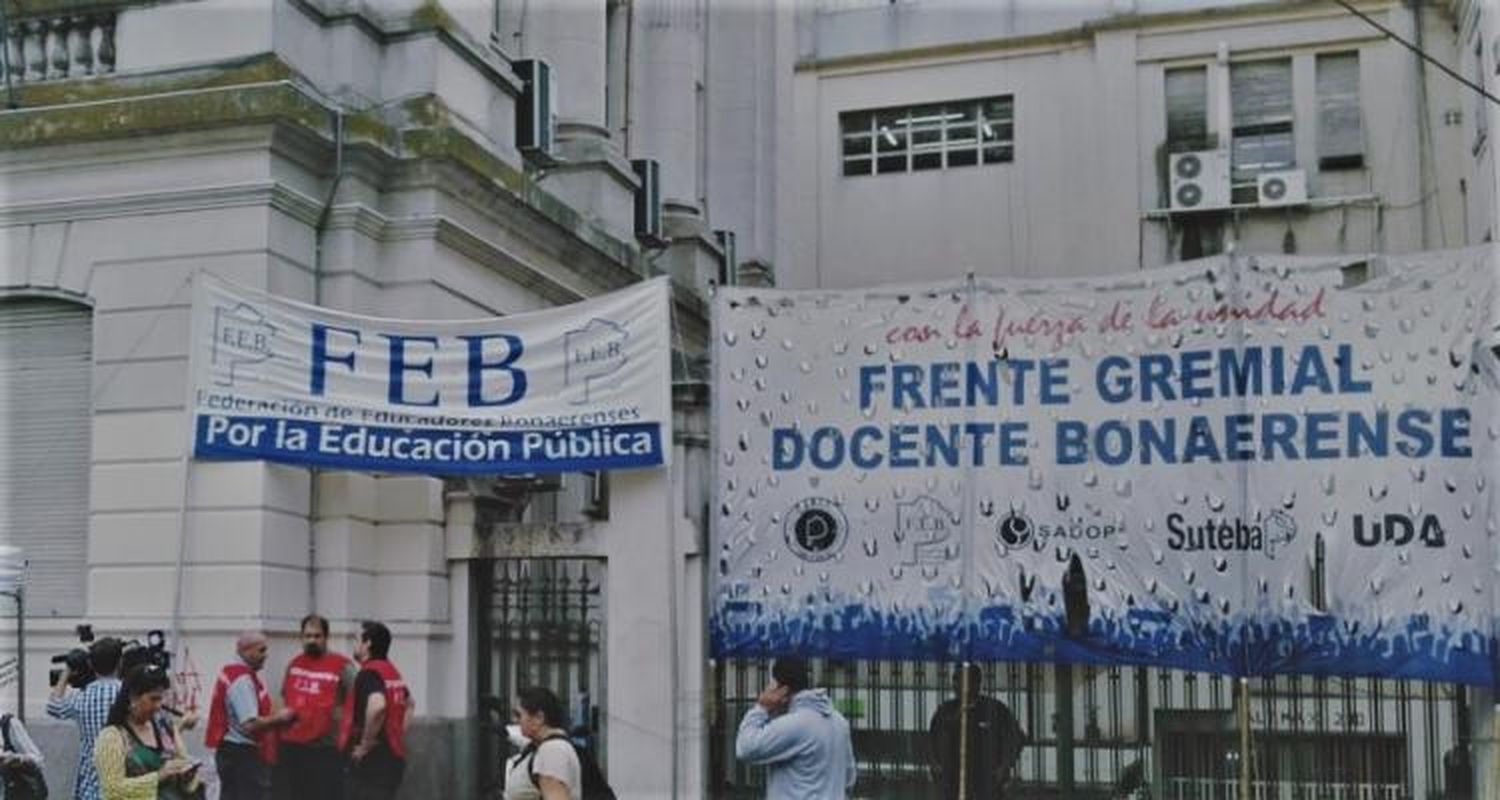 Docentes harán paro miércoles y jueves tras rechazar la propuesta del Gobierno