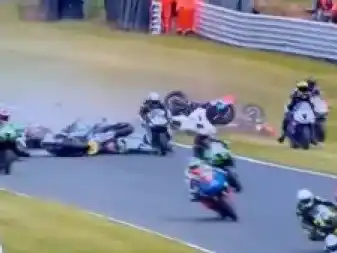 El siniestro involucró a 11 competidores