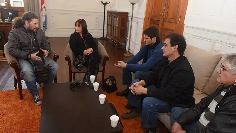 Pullaro recibió al periodista que le balearon la casa en Cañada de Gómez