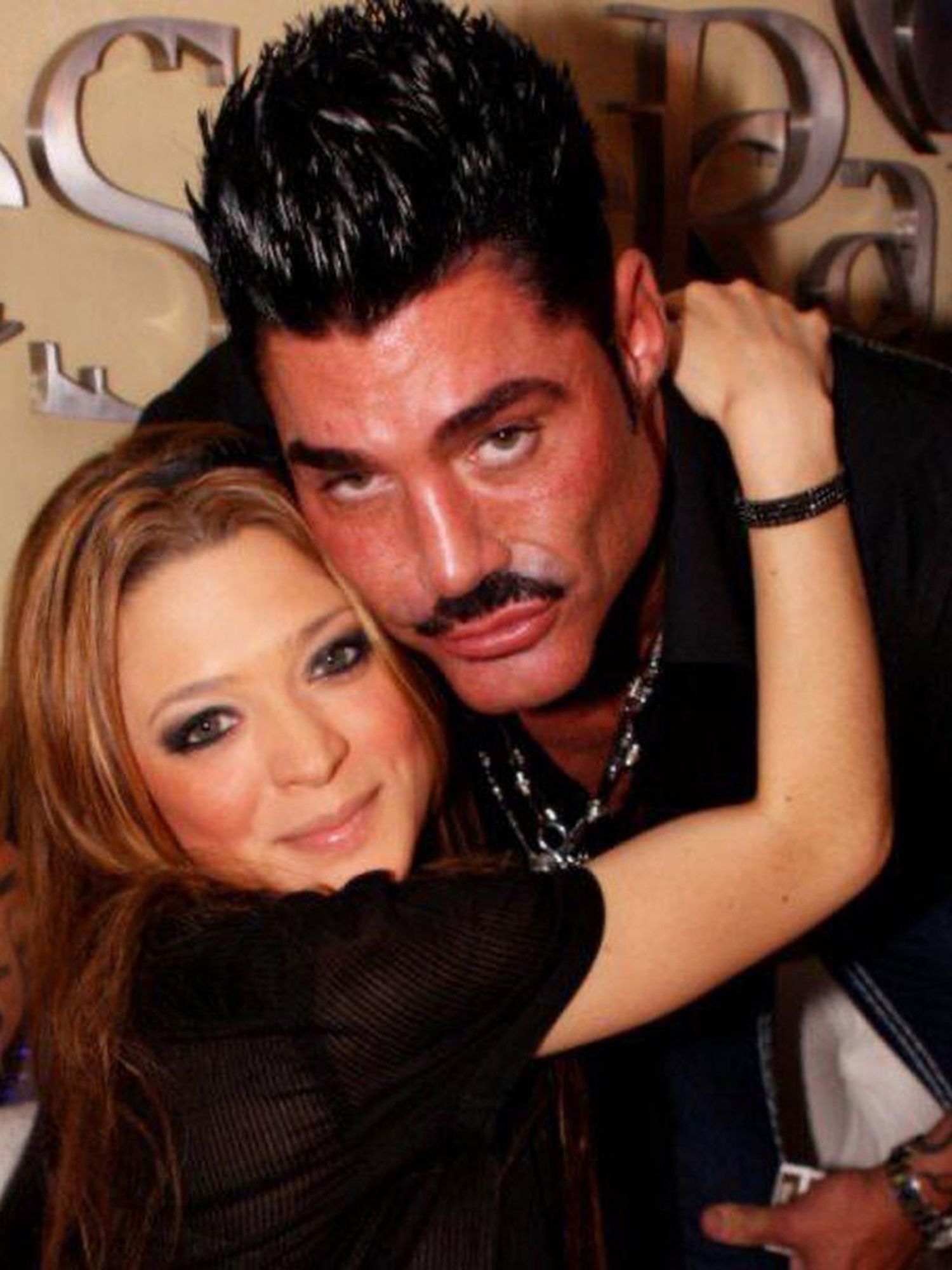 Por primera vez la mujer detrás de Ricardo Fort revela sus secretos