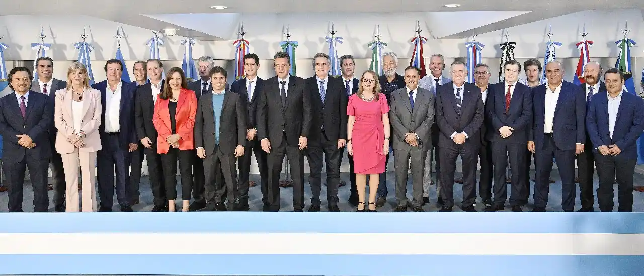 Unidad y federalismo, ejes del encuentro de Massa, Bordet y Gobernadores