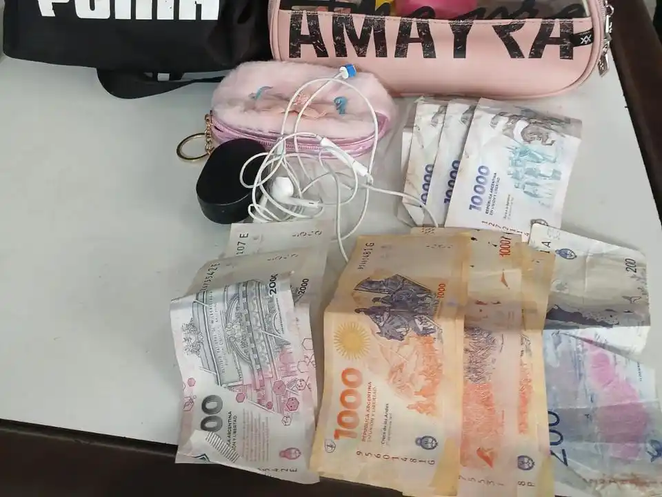 Detuvieron en zona oeste a un hombre sospechoso por el robo de una mochila con 50 mil pesos durante la mañana