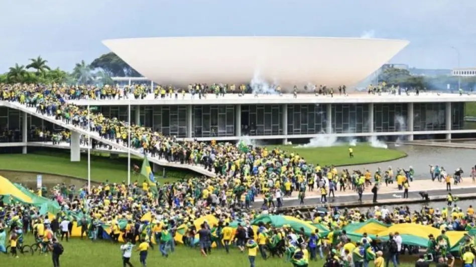 Daniel Scioli y otros 22 embajadores repudian el intento de golpe en Brasil