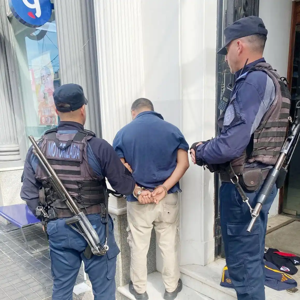 Demoraron a un hombre por intento de hurto en local deportivo