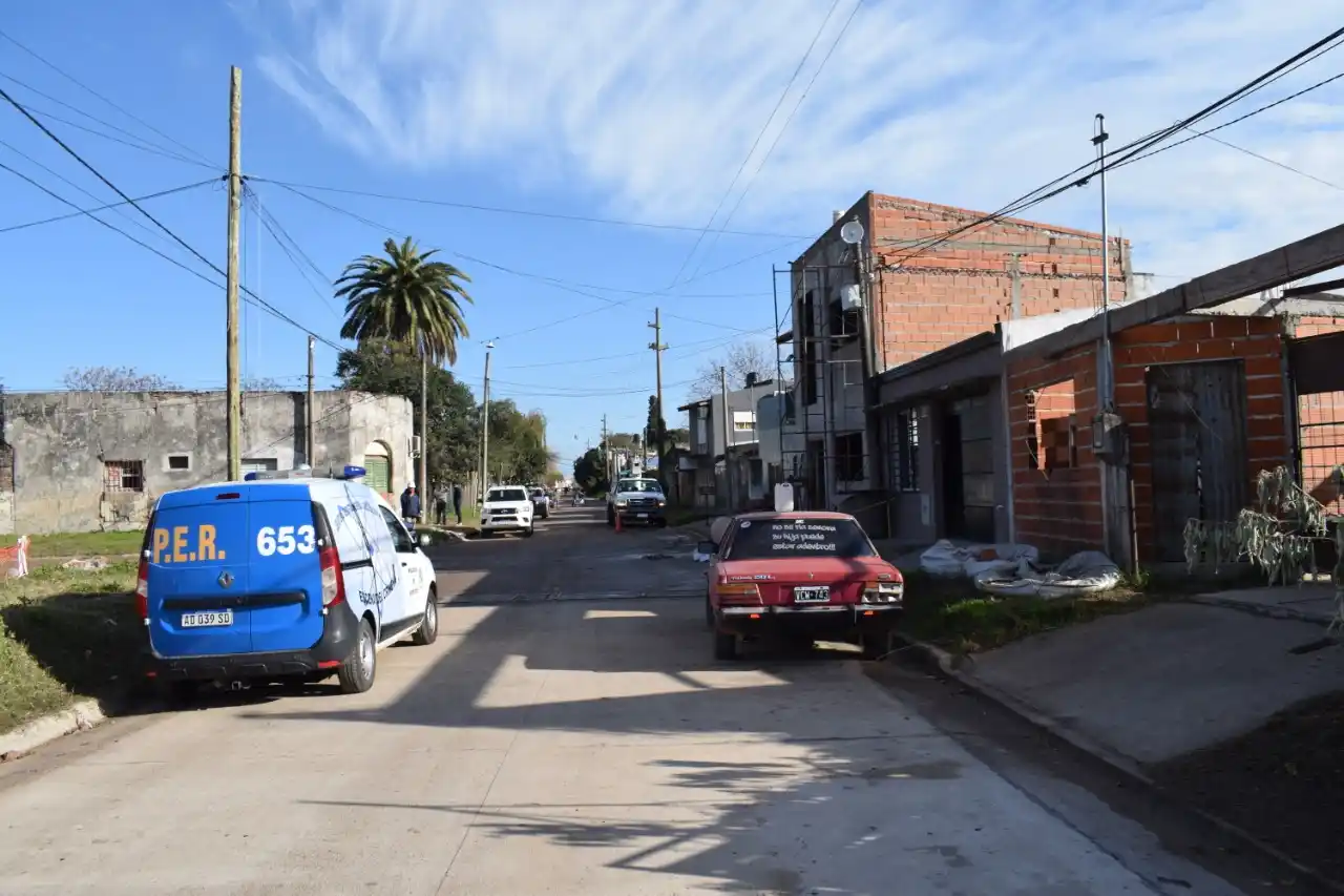 Tres albañiles fueron hospitalizados tras electrocutarse en una obra