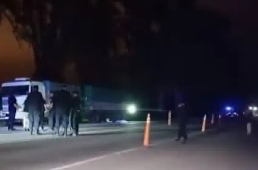 Dictaron la prisión preventiva al camionero que asesinó a un mochilero en la ruta a la altura de Roldán