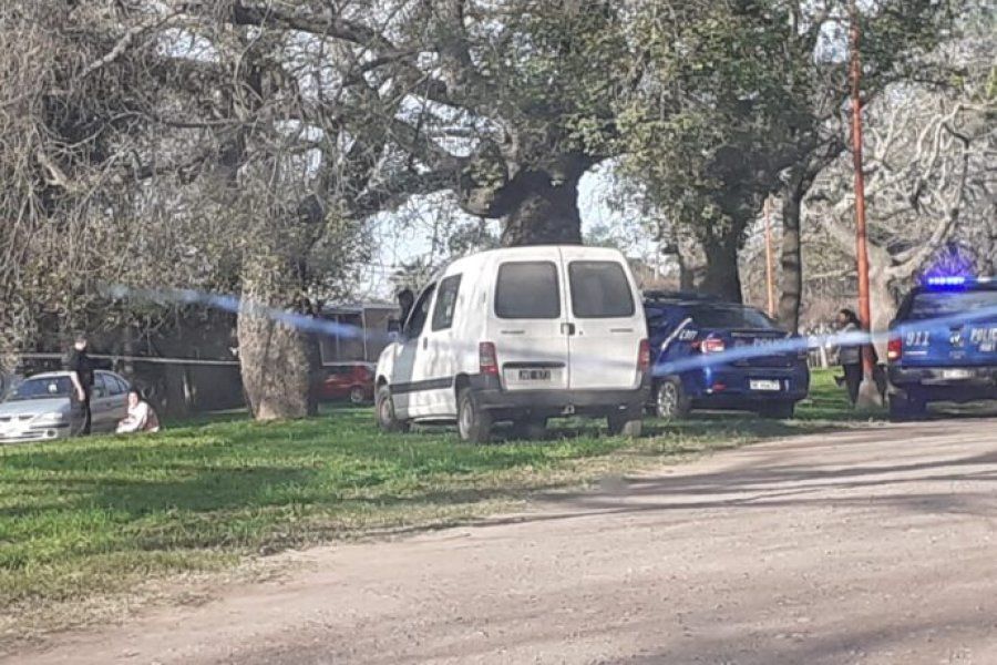 Tragedia: una mujer fue embestida por una camioneta y perdió la vida sobre la cinta asfáltica en Arroyo Aguiar