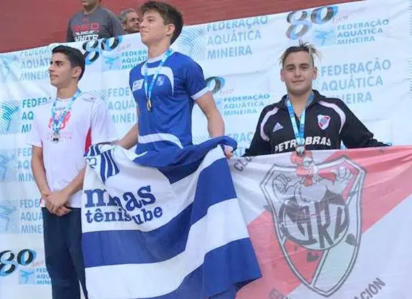 Medalla de bronce en Brasil para el nadador Gian Pfoh