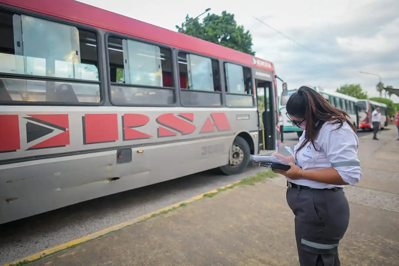 Inspectores municipales verificaron condiciones de los colectivos y retiraron una unidad de circulación
