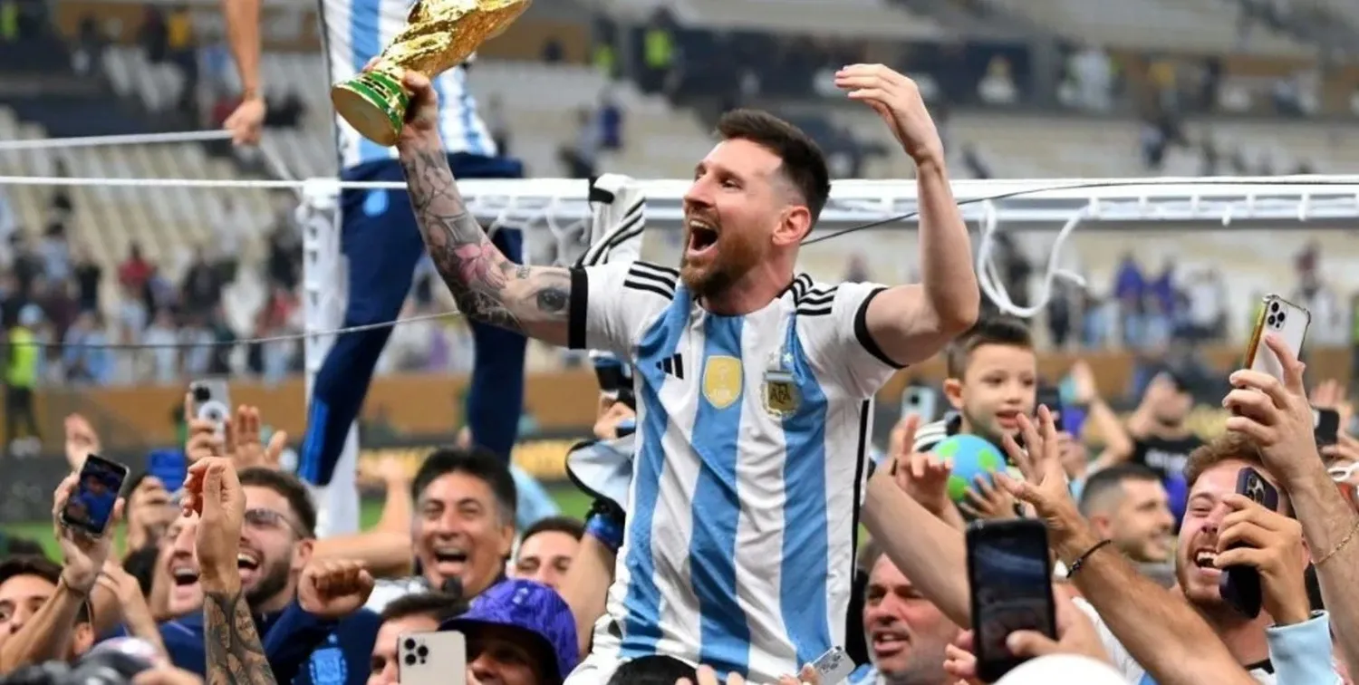 Messi viajó en su avión privado desde Ezeiza a Rosario para saludar a su madre. Foto: Archivo/Reuters.