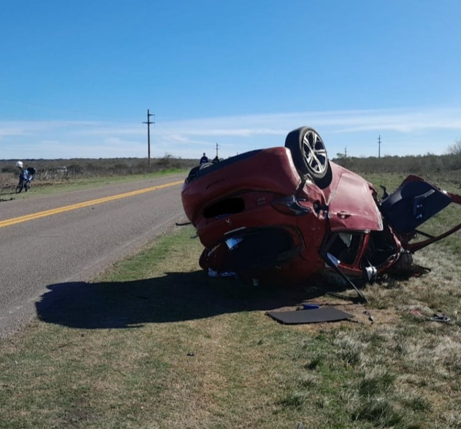 Choque frontal y vuelco en Ruta 12