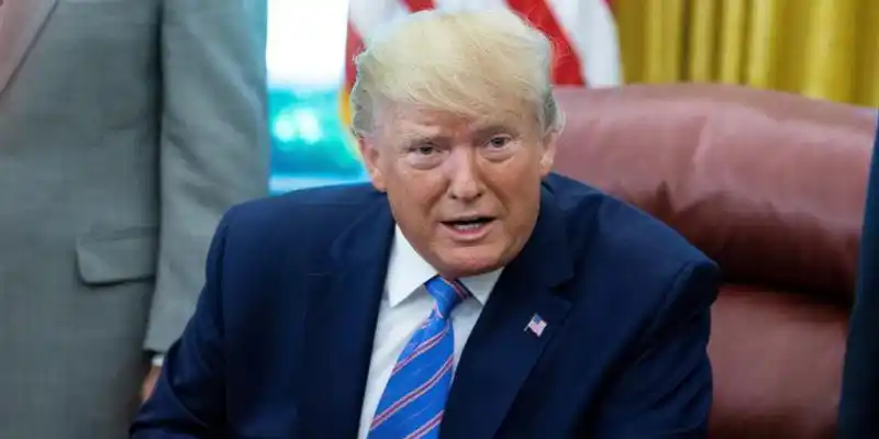 Trump asegura que el COVID- 19 «desaparecerá» en algún momento
