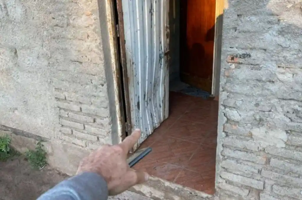 Le quemaron la casa a un ladrón que mató a un vecino