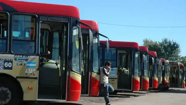 Continúa el paro en la línea 60: "Queremos cuidar a los choferes y los pasajeros"