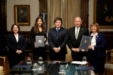 El Gobierno de Milei confirmó que inició el proceso para que los argentinos puedan entrar a EEUU sin visa