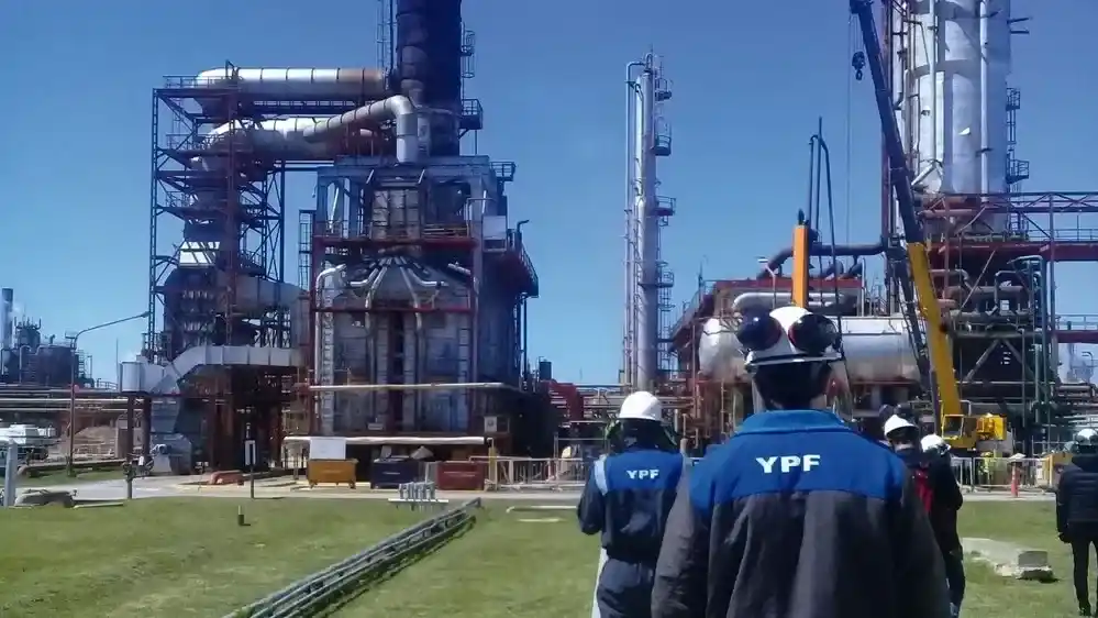 "Efecto Vaca Muerta": tres ramas industriales mejoran en Provincia, pero las otras 13 se hunden