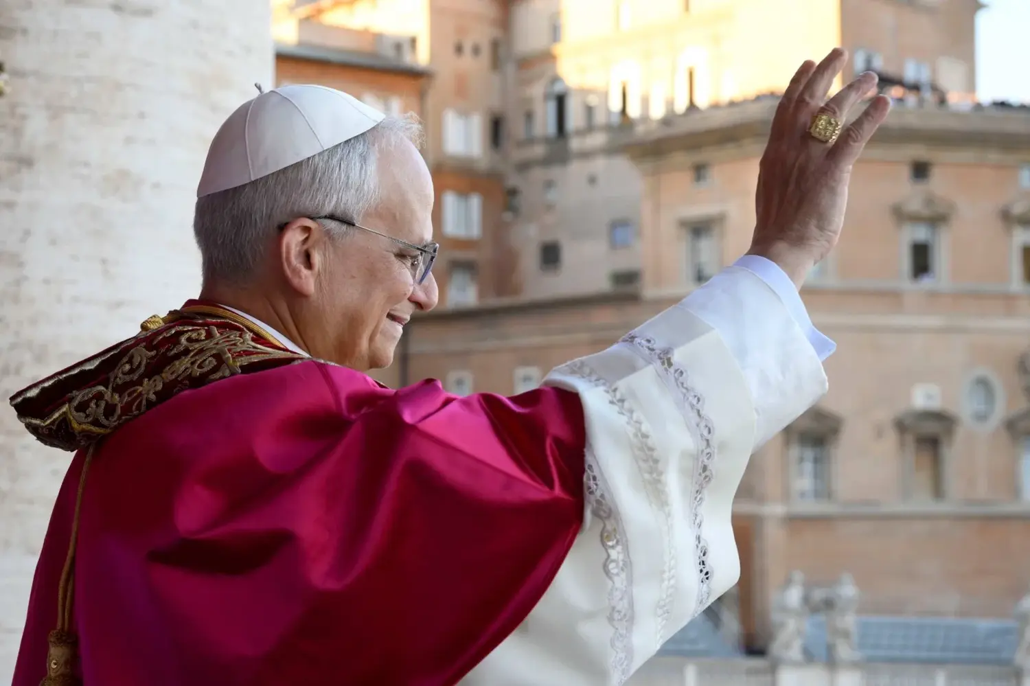 El cronograma oficial establece que el lunes 9, a las 9.15, el Papa llegará a la institución de Claypole.