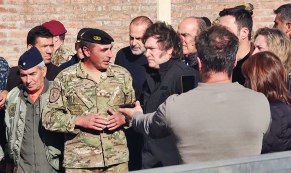 El presidente Milei está en Bahía Blanca