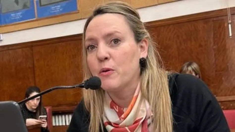 Cecilia Martínez critica libros de educación sexual en secundaria: "Estamos quemando etapas"