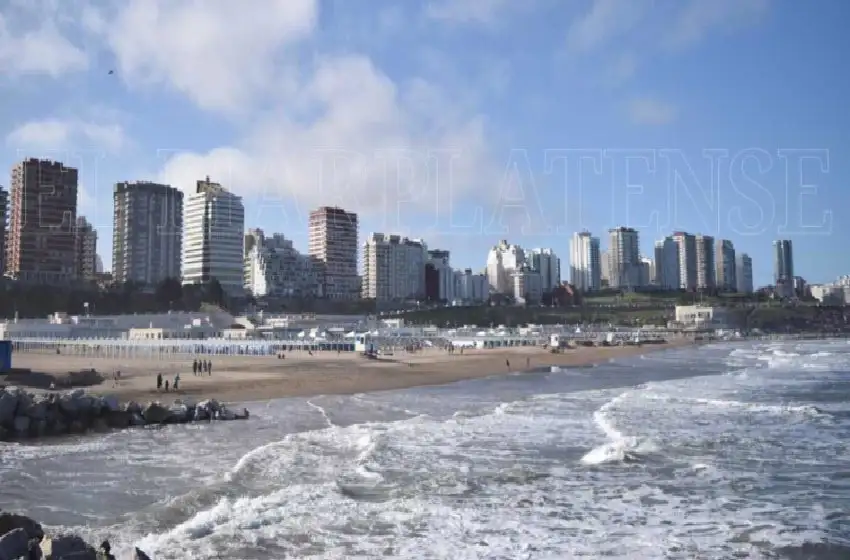 Las nubes tiñen un martes apático en la ciudad